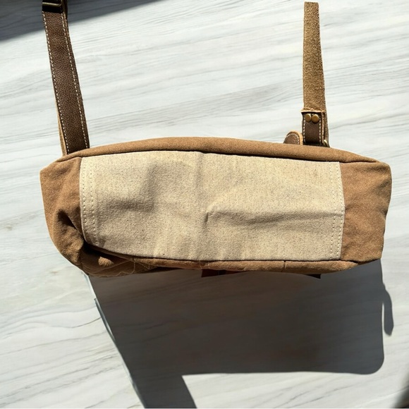 🌻Myra Canvas & Leather Perfect Messenger Adventure Bag | Excellent Condition - Picture 8 of 13